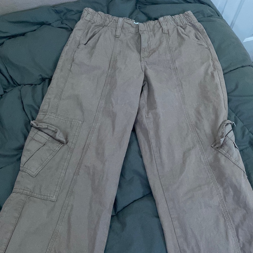 Tilly’s BGD urban outfitters cargo pants- tan / beige